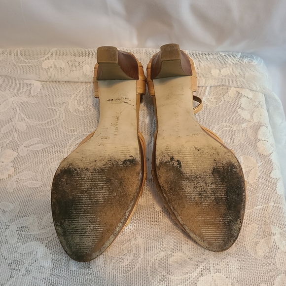 Very loved Gianni Bini Neutral high heel - Picture 6 of 7